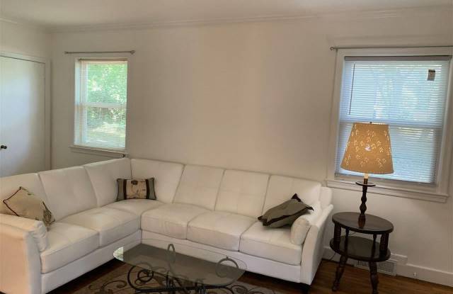 933 HEMLOCK LN Gallery 2