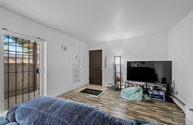 Adorable 2-Bedroom Condo Near Old Town Arvada Gallery 4