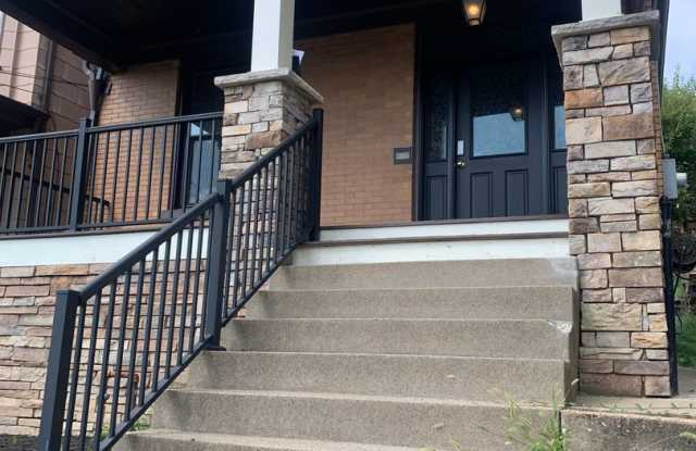 3 Bedroom Single Family Home with Garage in Mount Washington! photos photos