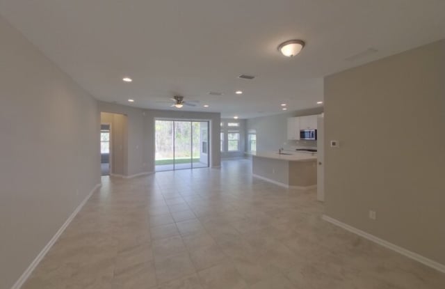 2535 Firethorn Avenue Gallery 2