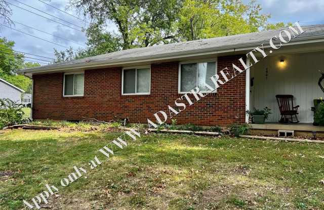 2 Bed, 1 Bath Duplex in Overland Park-Available NOW!! - 7901 Grandview Street, Overland Park, KS 66204