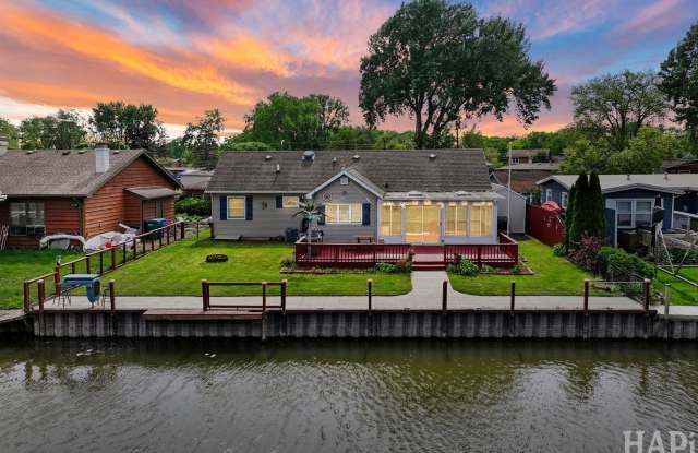 707 Kingston Boulevard photos photos