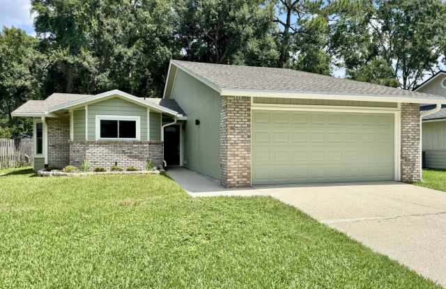 Updated 3BR/2BA Mandarin Home w/ Fenced Yard - 3625 Lumberjack Way, Jacksonville, FL 32223