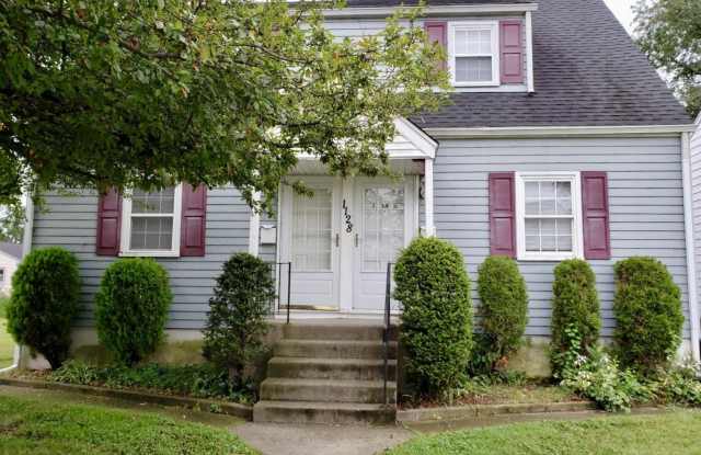 1128 B LOGAN AVENUE photos photos