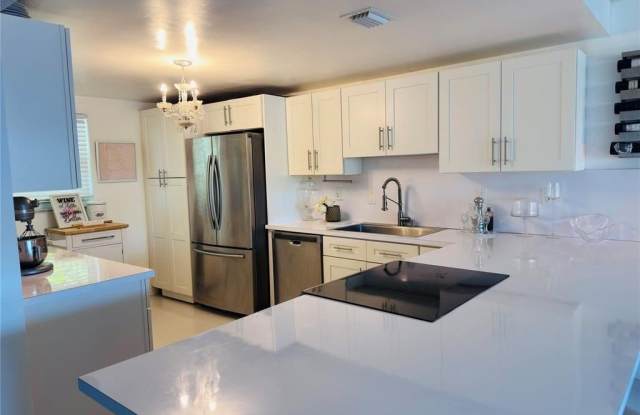 2850 Forest Hills Blvd photos photos