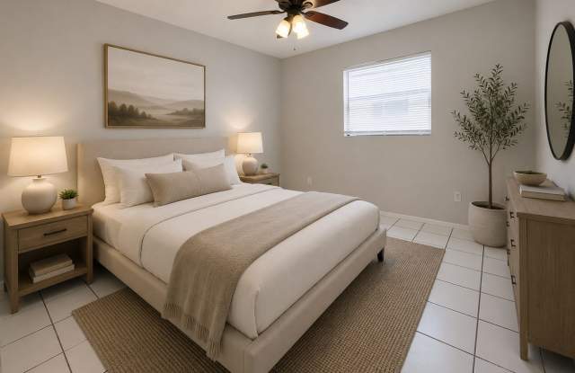 PRICE REDUCED! 2 BED/1 BATH AVAILABLE NOW! Gallery 3