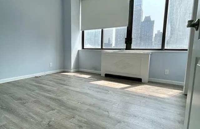 400 E 62nd St Gallery 3