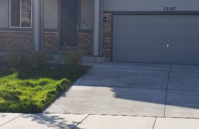 Newer 3 Bedroom home with 2 1/2 baths in Meridian Ranch Gallery 4