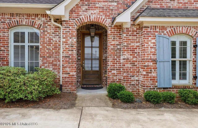 320 Oakville Circle Gallery 3