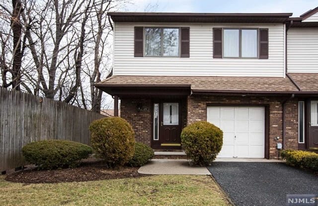23 Staal Lane - 23 Staal Lane, Lodi, NJ 07644