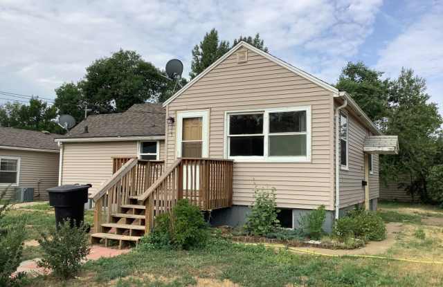 2 bedroom, 1 bath apartment Gallery 1