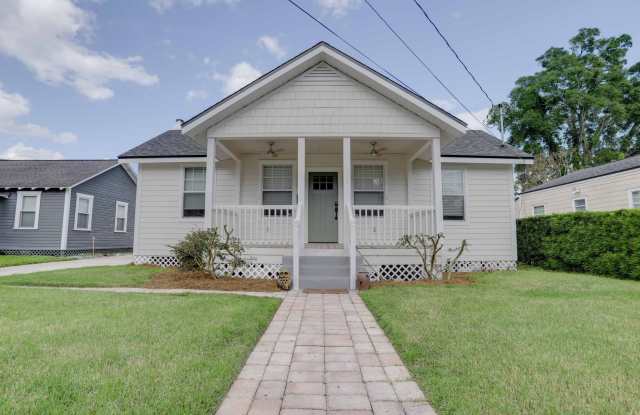 1033 N Hampton Ave photos photos