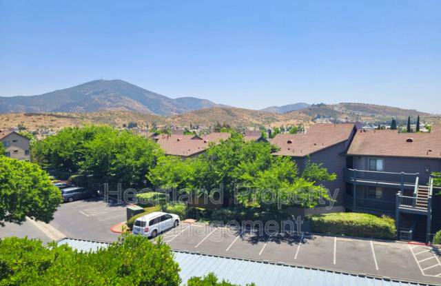 3043 Golden Oak Way. - 3043 Golden Oak Way, Spring Valley, CA 91978