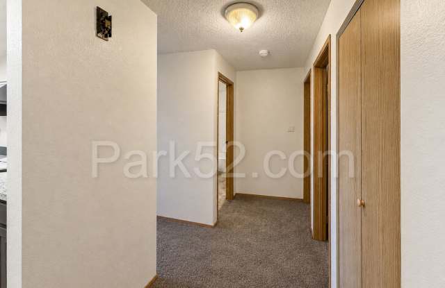 1/2 Off First Full Month! 2nd Floor 2-Bedroom Tacoma Apartment with New Carpet Gallery 2
