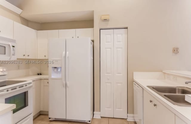 4262 Greenbriar Ln Gallery 3