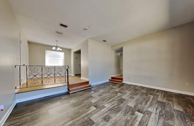 6332 Romilly Drive Gallery 4