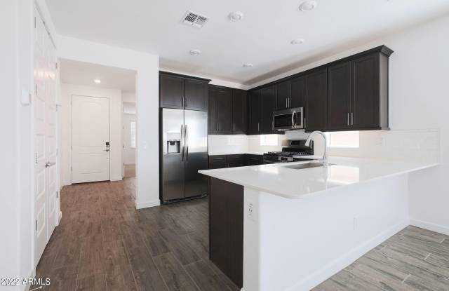 16514 W CHARLOTTE Drive Gallery 2