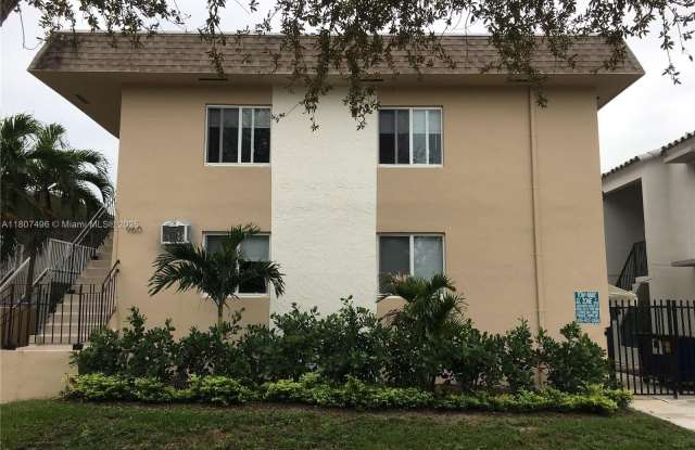 960 Biarritz Dr photos photos