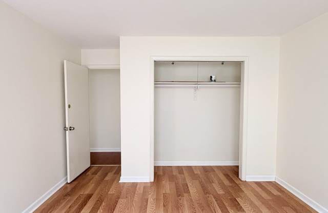 3201 W Berwyn Avenue Gallery 3