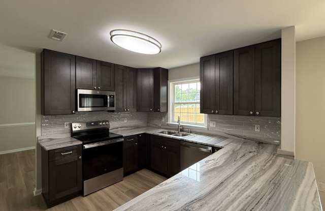 Fully Renovated Colonial Gallery 4