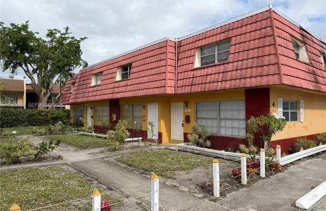 5327 NW 27th St photos photos