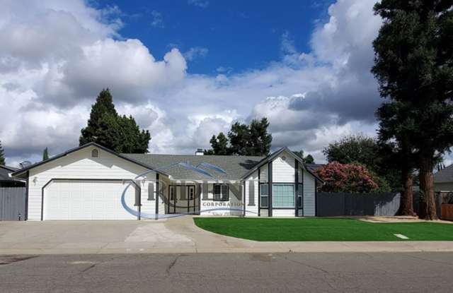 Beautiful Yuba City located in the Terra Buena area - 3201 La Mantia Drive, Yuba City, CA 95993