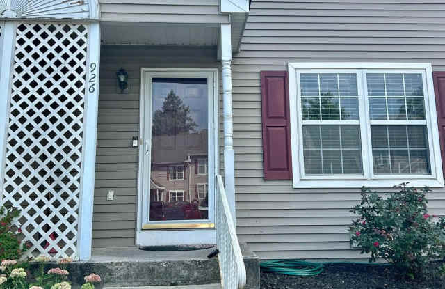 926 WOODLAWN AVENUE photos photos