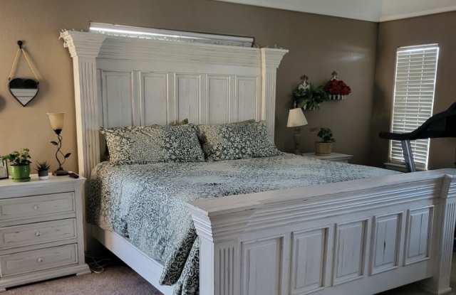 408 Lauralynn Court Gallery 2