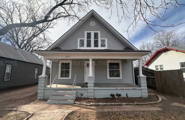 $750 - Studio / 1 bath - Beautiful newly renovated Multi-family home located in Delano photos photos