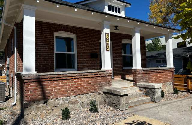 Beautiful 2-Bedroom House with Yard photos photos Beautiful 2-Bedroom House with Yard photos photos