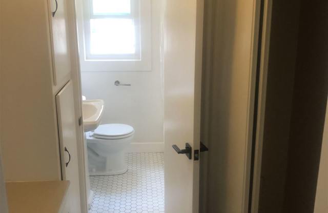5414 Carlton Way Apt 1 Gallery 3