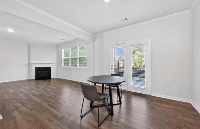 7566 Jennadee Drive Gallery 4