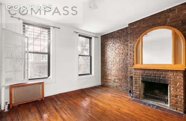 86 Horatio Street Gallery 2