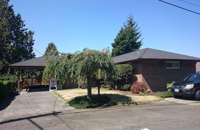9009 43rd Plaza South West - 9009 Northeast 43rd Street, Seattle, WA 98105