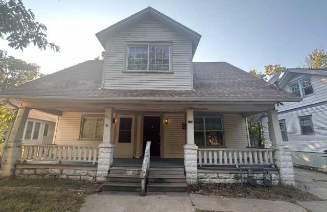 $695- 2 bed 1 bath - Newly Remodeled Duplex photos photos