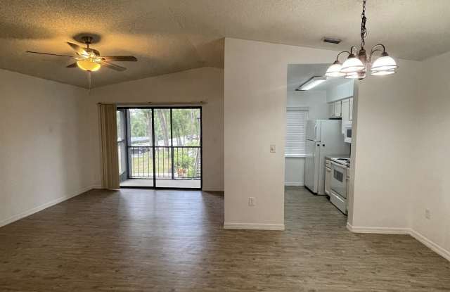 202 Riverbend #201 Gallery 4