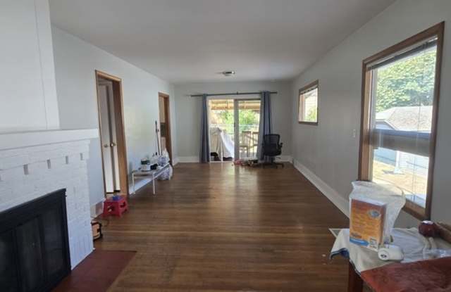6341 4th Avenue NE Gallery 3