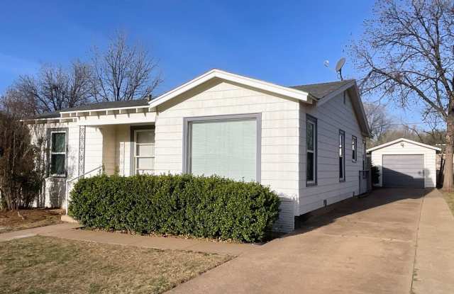 Freshly Renovated 3BR/2BA Gem in Snyder! photos photos