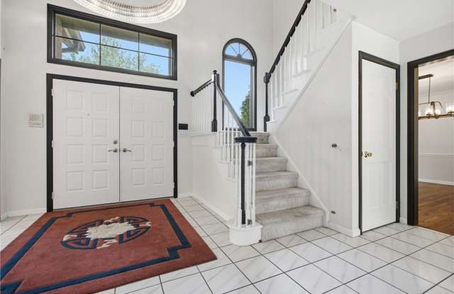 2501 Birchwood Ct Gallery 4