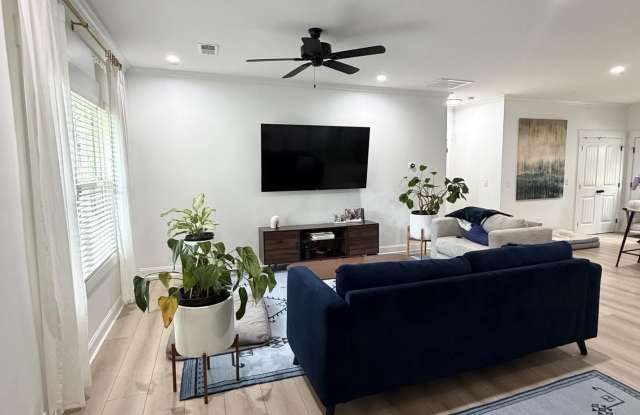 10 N Gaywood Drive Gallery 2