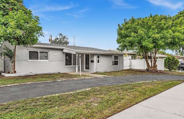 6800 Raleigh St photos photos