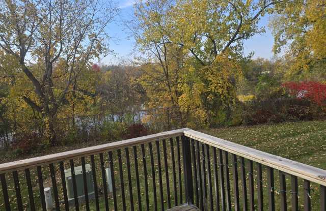 102 East Montcalm Street - 1 Gallery 4