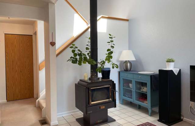 Charming 3b/2.5b Townhome In Louisville photos photos