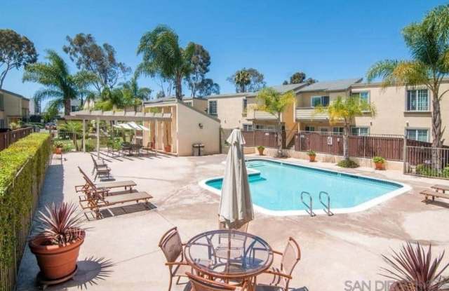 5252 Balboa Arms Dr photos photos