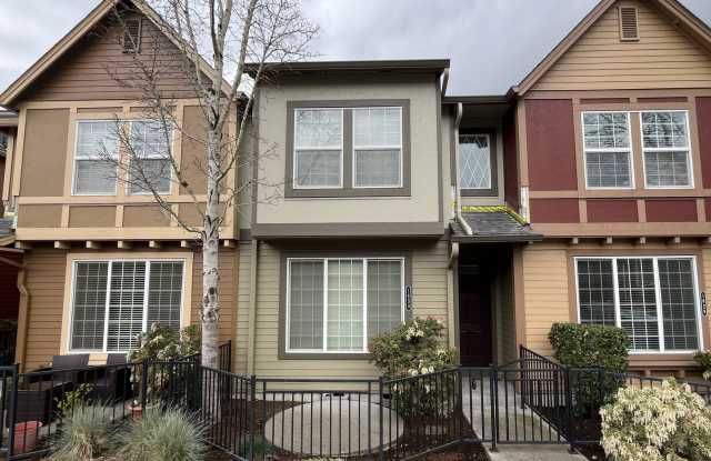 Lovely 2 Bed, 2.5 Bath home in Beaverton's Arbor Station Neighborhood, NEW PAINT . photos photos