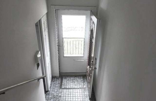 146 SUBURBAN TERRACE photos photos