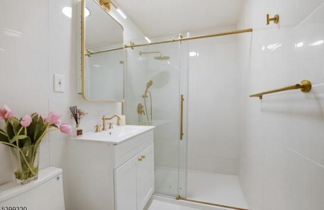 71 College Dr - 71 College Drive, Middlesex County, NJ 08817