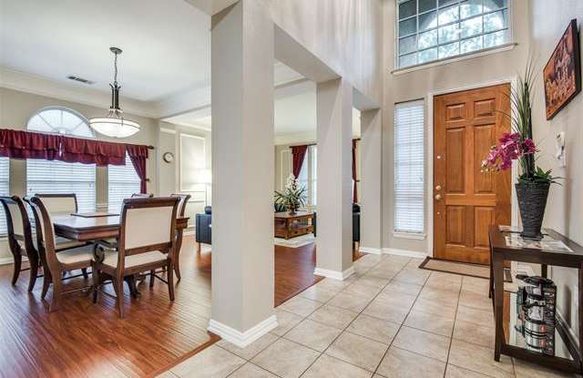 1400 Indian Springs Gallery 3