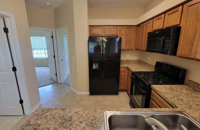 2 BEDROOM, 1.1 BATH RANCH 1/2 DUPLEX - 2582 Carlisle Lane, Hampshire, IL 60140