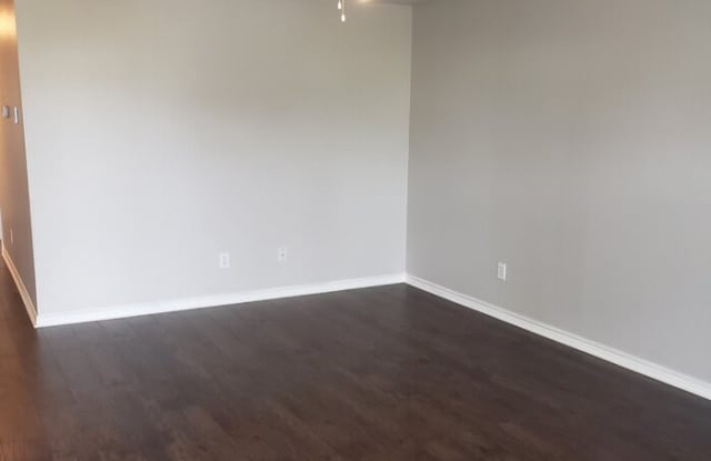 11403 Mosscrest Drive Gallery 2